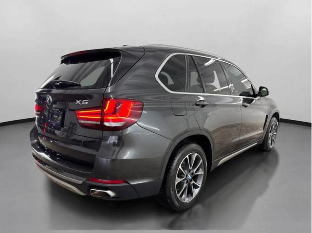 Photo of 2018 Gray BMW X5