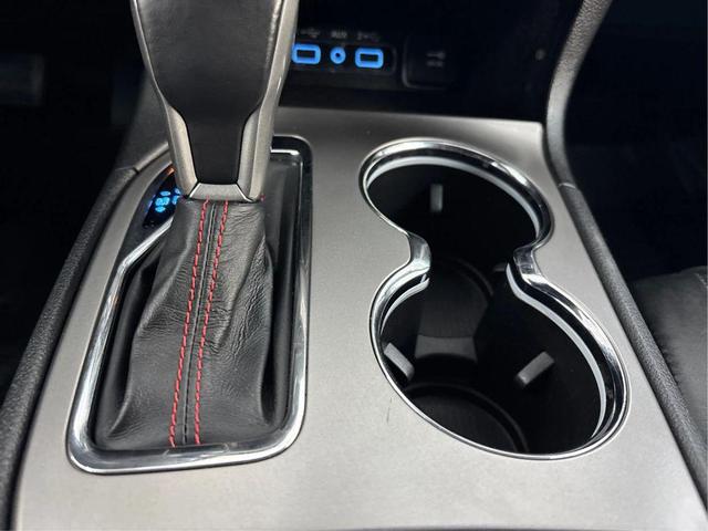 Photo of 2020 Diamond Black Crystal Pearlcoat Jeep Grand Cherokee