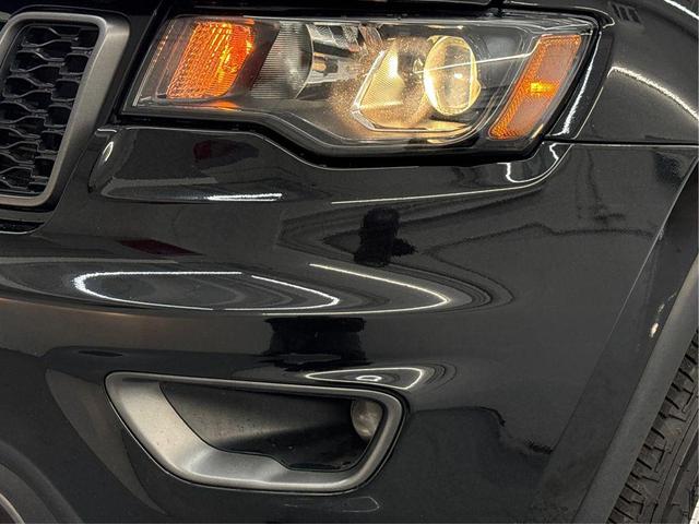 Photo of 2020 Diamond Black Crystal Pearlcoat Jeep Grand Cherokee