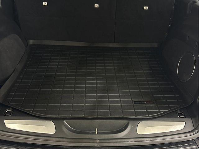 Photo of 2020 Diamond Black Crystal Pearlcoat Jeep Grand Cherokee