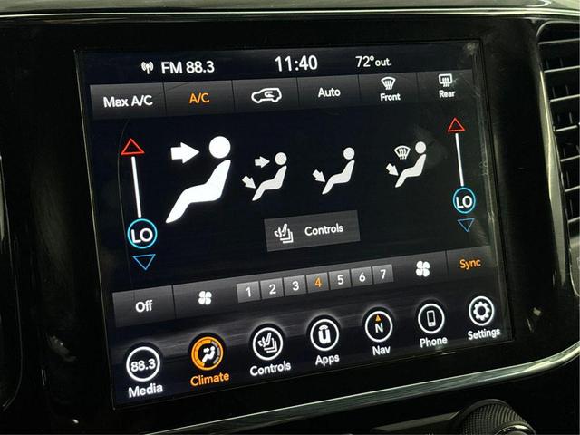 Photo of 2020 Diamond Black Crystal Pearlcoat Jeep Grand Cherokee