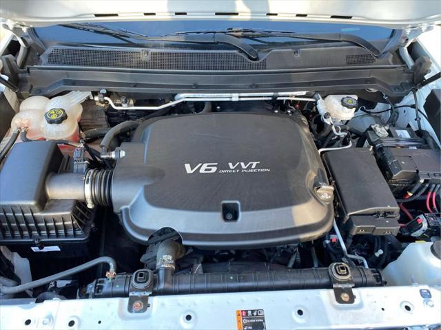 Photo of 2021 Summit White Chevrolet Colorado