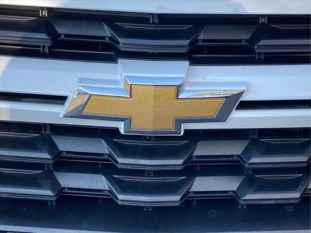 Photo of 2021 Summit White Chevrolet Colorado