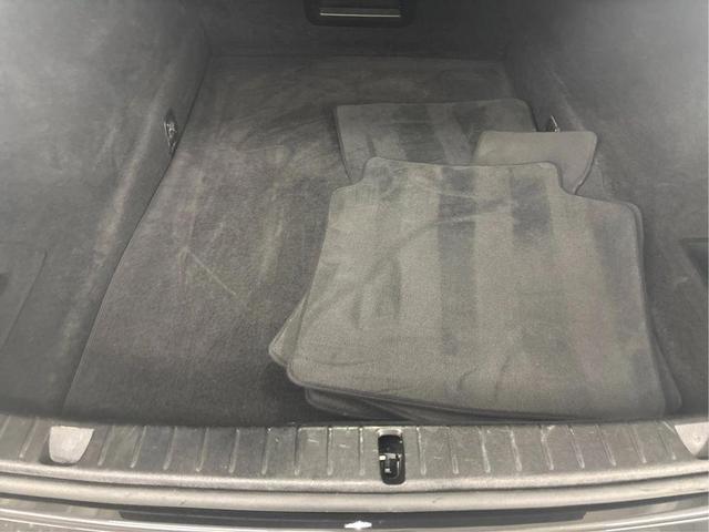 Photo of 2019 Black BMW 740