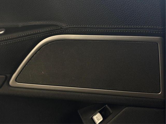 Photo of 2019 Black BMW 740