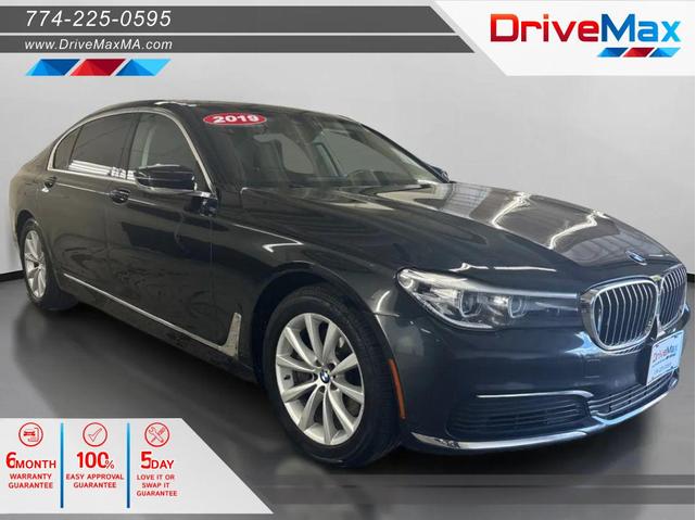 Photo of 2019 Black BMW 740