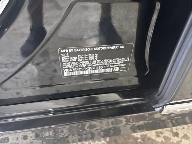 Photo of 2019 Black BMW 740