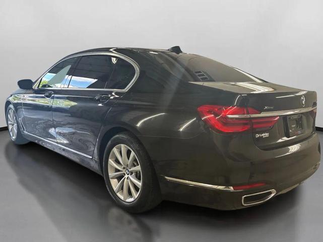 Photo of 2019 Black BMW 740