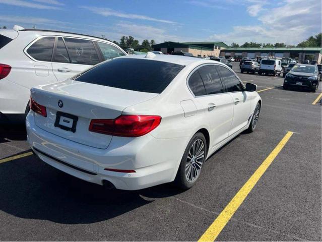 Photo of 2018 White BMW 530e
