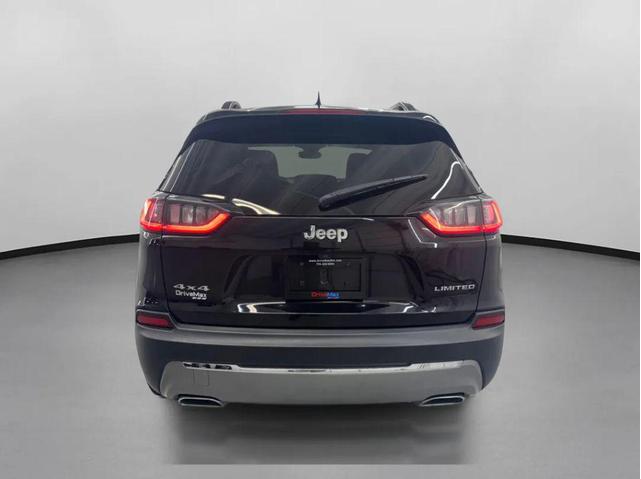Photo of 2022 Diamond Black Crystal Pearlcoat Jeep Cherokee