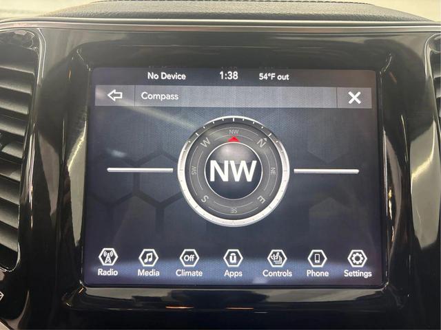Photo of 2022 Diamond Black Crystal Pearlcoat Jeep Cherokee