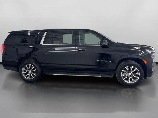 Photo of 2021 Black Chevrolet Suburban