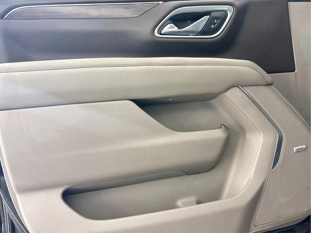 Photo of 2021 Black Chevrolet Suburban