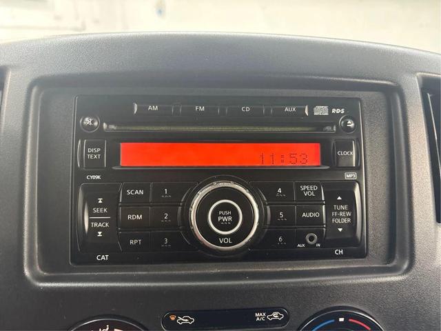 Photo of 2013 Silver Nissan NV200