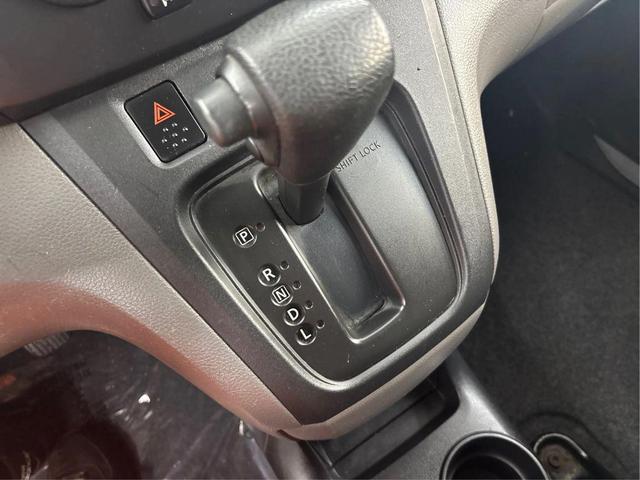 Photo of 2013 Silver Nissan NV200