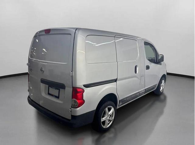 Photo of 2013 Silver Nissan NV200