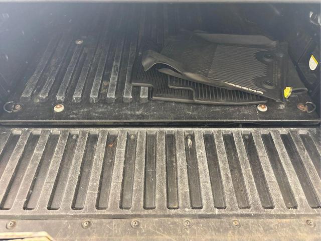 Photo of 2017 Magnetic Gray Metallic Toyota Tacoma