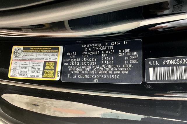 Photo of 2026 BLACK Kia Carnival