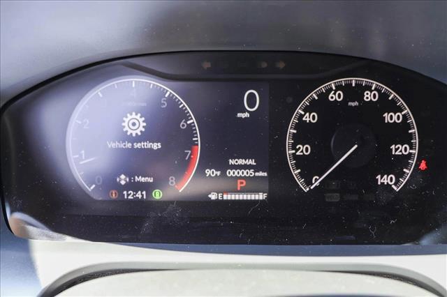Photo of 2026 Platinum White Pearl Honda HR-V