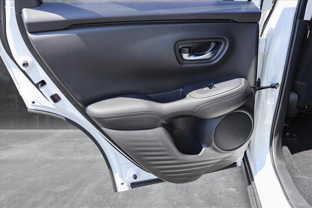 Photo of 2026 Platinum White Pearl Honda HR-V