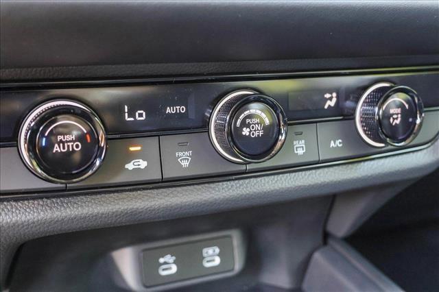 Photo of 2026 Platinum White Pearl Honda HR-V
