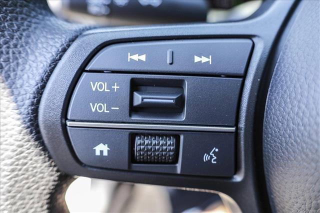 Photo of 2026 Platinum White Pearl Honda HR-V