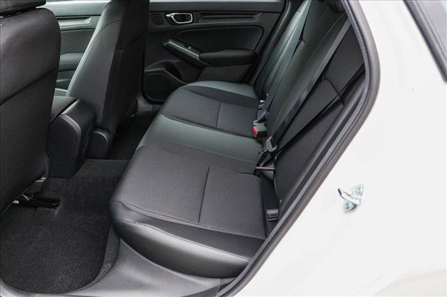 Photo of 2025 Platinum White Pearl Honda Civic
