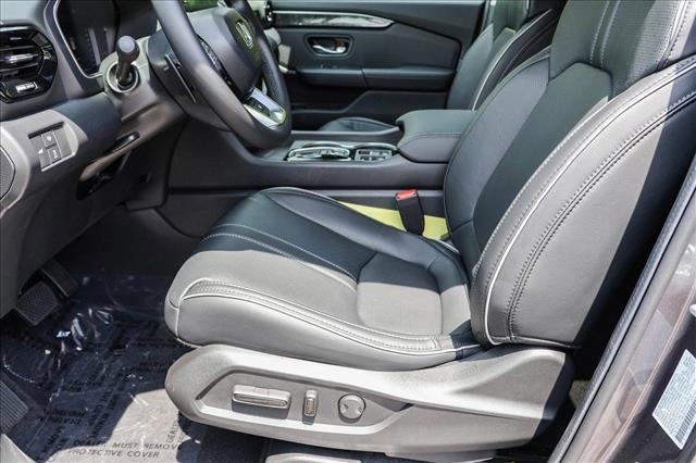 Photo of 2025 Modern Steel Metallic Honda Pilot