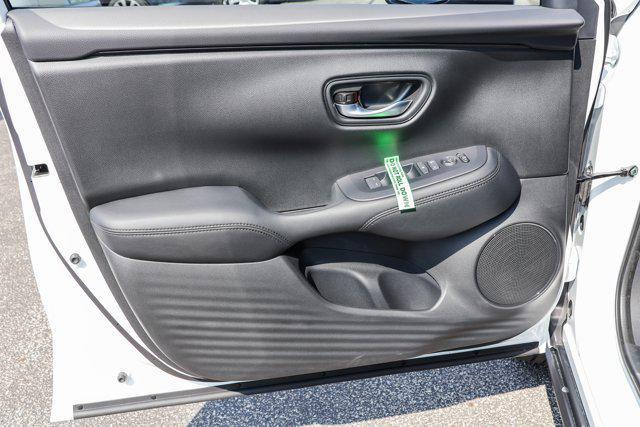 Photo of 2026 Platinum White Pearl Honda HR-V