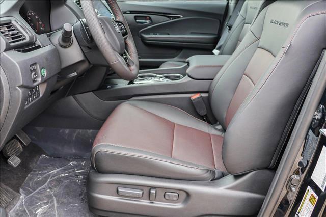 Photo of 2025 Crystal Black Pearl Honda Ridgeline