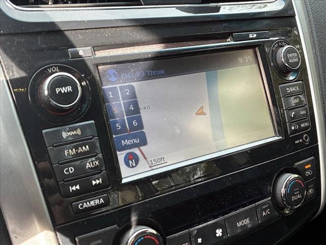 Photo of 2013 Pearl White Nissan Altima