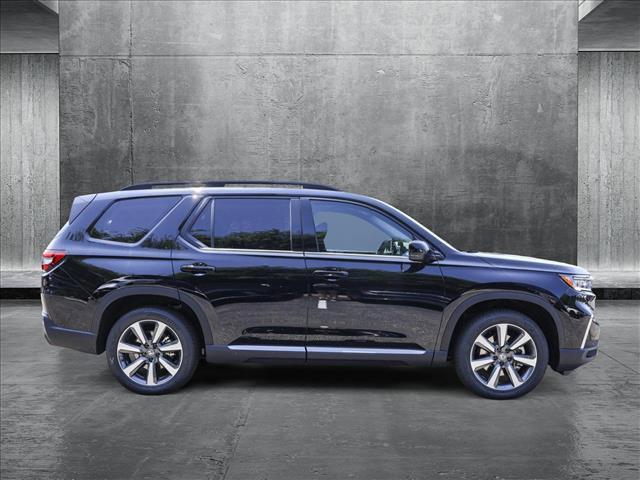 Photo of 2025 Crystal Black Pearl Honda Pilot
