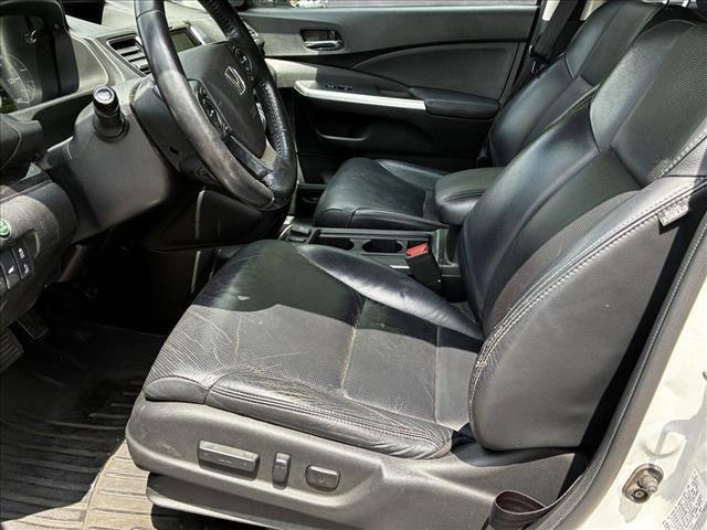 Photo of 2015 White Diamond Pearl Honda CR-V