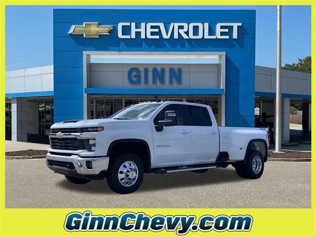 Photo of 2026 Summit White Chevrolet Silverado 3500
