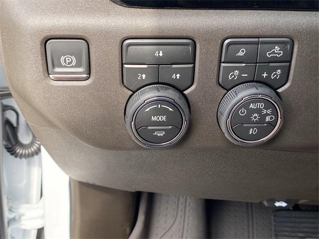 Photo of 2026 Summit White Chevrolet Silverado 3500
