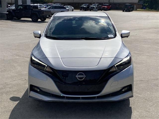 Photo of 2023 Brilliant Silver Metallic Nissan Leaf