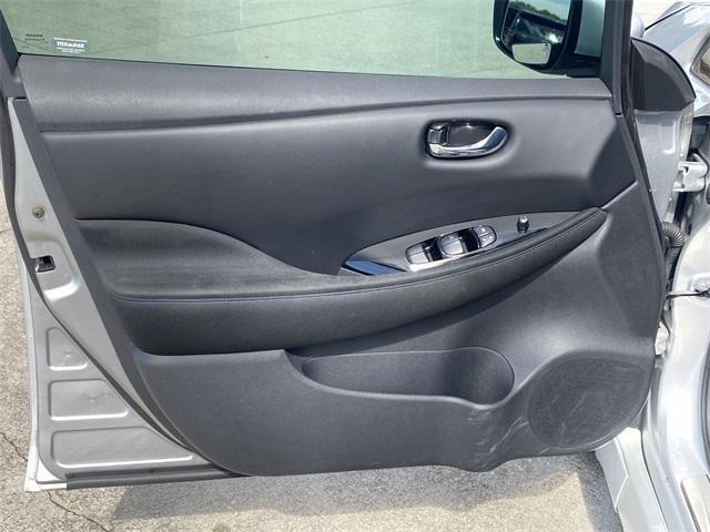 Photo of 2023 Brilliant Silver Metallic Nissan Leaf