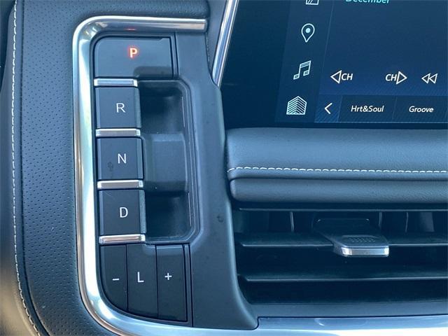 Photo of 2024 Summit White Chevrolet Suburban