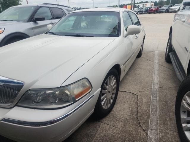 2004 Lincoln Town Car