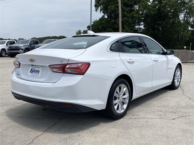 Photo of 2022 Summit White Chevrolet Malibu