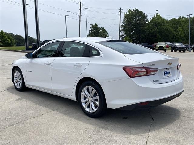 Photo of 2022 Summit White Chevrolet Malibu