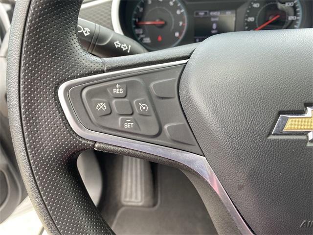 Photo of 2022 Summit White Chevrolet Malibu