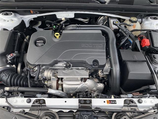 Photo of 2022 Summit White Chevrolet Malibu