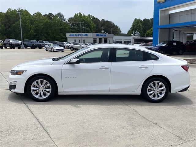 Photo of 2022 Summit White Chevrolet Malibu