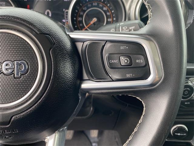 Photo of 2023 Bright White Clearcoat Jeep Gladiator