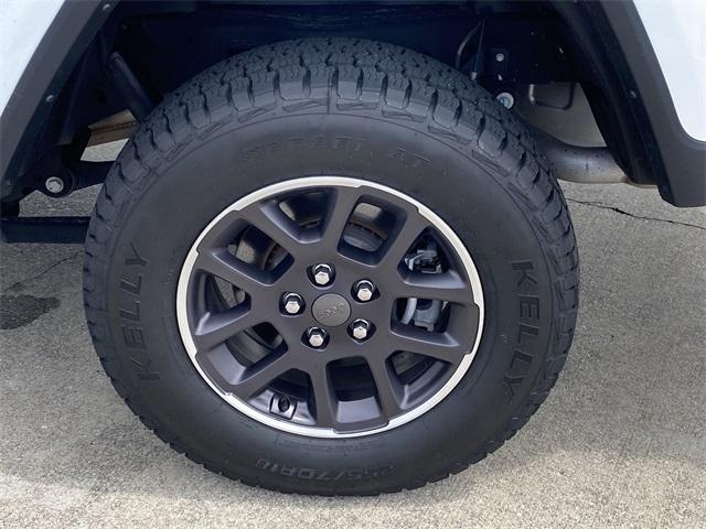 Photo of 2023 Bright White Clearcoat Jeep Gladiator