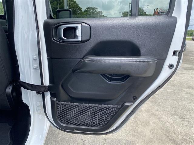 Photo of 2023 Bright White Clearcoat Jeep Gladiator