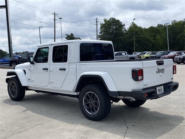 Photo of 2023 Bright White Clearcoat Jeep Gladiator
