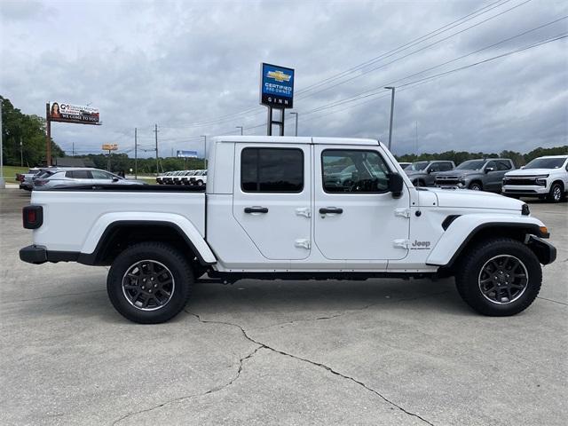 Photo of 2023 Bright White Clearcoat Jeep Gladiator
