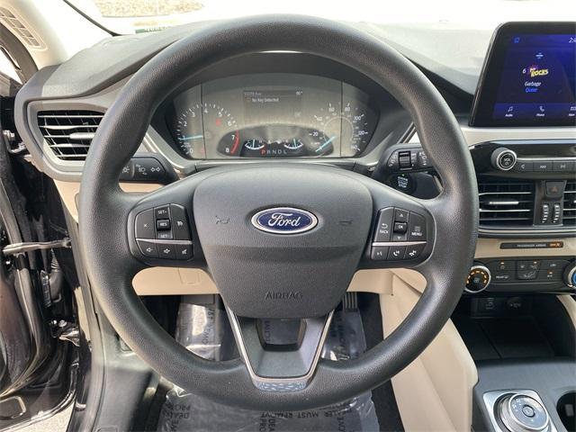 Photo of 2022 Agate Black Metallic Ford Escape